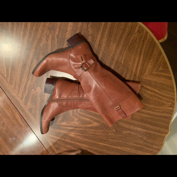Bandolino Brown Boots - Picture 4 of 6